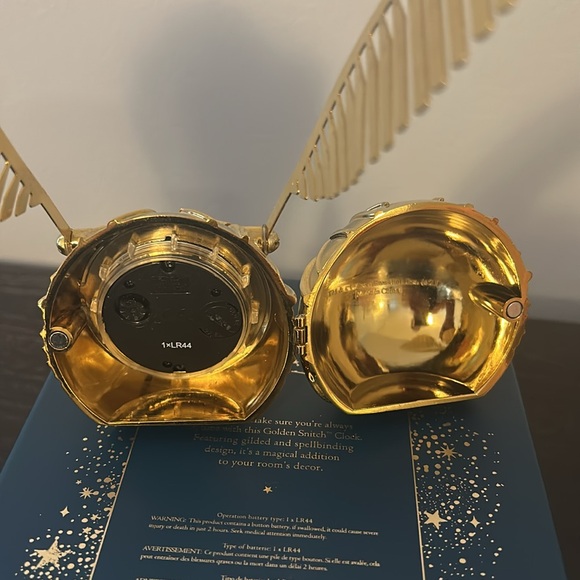 Pottery Barn Teen Harry Potter Golden Snitch Clock with box packaged EUC wow! - Picture 6 of 6